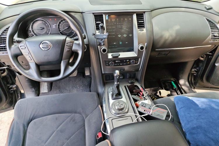 Used Nissan Patrol 2017 4.0L XE Middle East Version Center Console