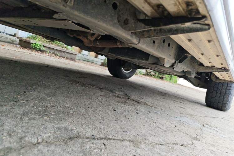 Used Nissan Patrol 2017 4.0L XE Middle East Version Chassis Front Left