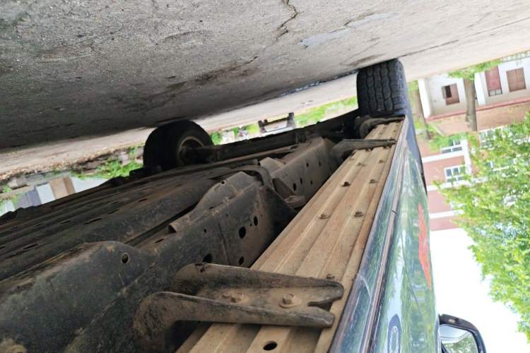 Used Nissan Patrol 2017 4.0L XE Middle East Version Chassis Rear Left