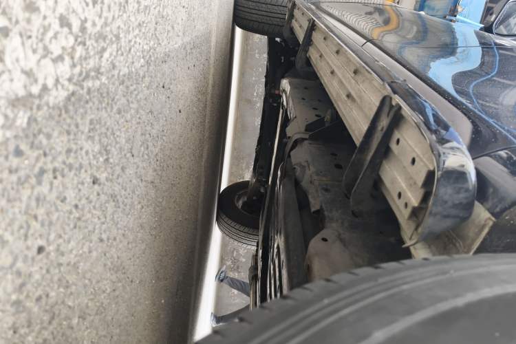 Used Nissan Patrol 2017 4.0L Parallel Import Chassis Rear Left