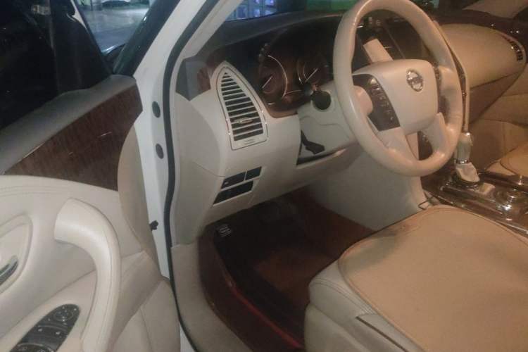 Used Nissan Patrol 2017 Y62 4.0L PLT Platinum 20-inch wheels Middle East specifications Driver Seat