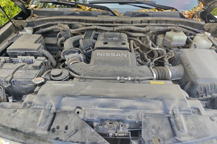 Used Nissan Patrol 2017 4.0L XE Middle East Version Engine Bay