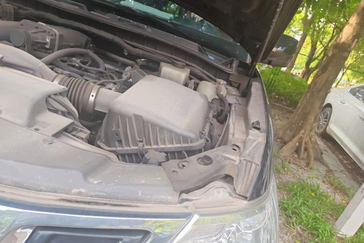 Used Nissan Patrol  Engine Bay Left