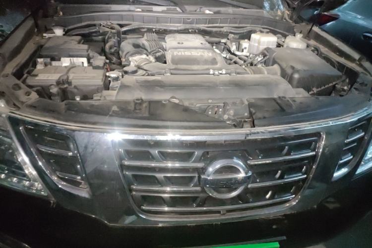 Used Nissan Patrol  Engine Bay