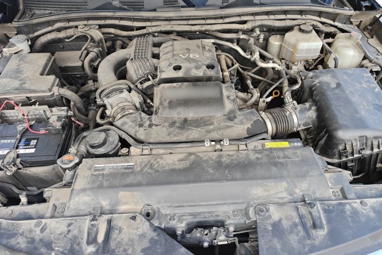 Used Nissan Patrol 2017 4.0L Parallel Import Engine Bay