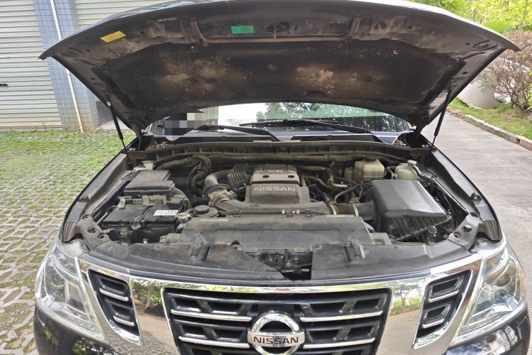 Used Nissan Patrol  Engine Bay