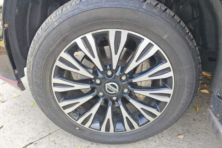 Used Nissan Patrol 2017 4.0L XE Middle East Version Exterior 4