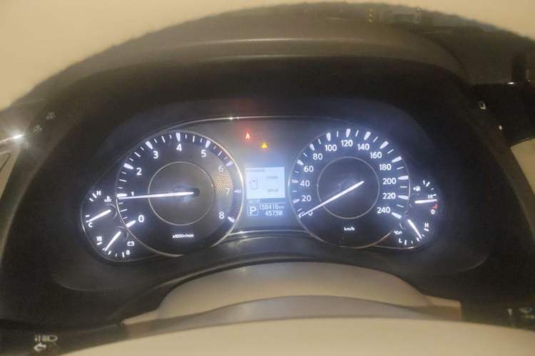 Used Nissan Patrol 2017 Y62 4.0L PLT Platinum 20-inch wheels Middle East specifications Instrument Cluster