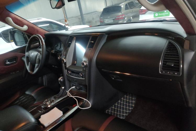 Used Nissan Patrol 2017 4.0L Parallel Import Interior 5