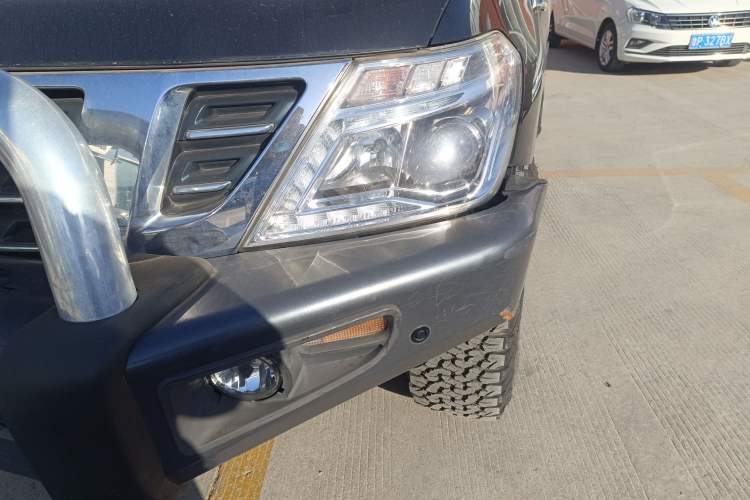 Used Nissan Patrol 2017 4.0L SE U.S.-Spec Version Left Front Headlight