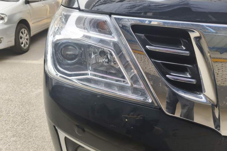 Used Nissan Patrol 2017 4.0L Parallel Import Right Front Headlight