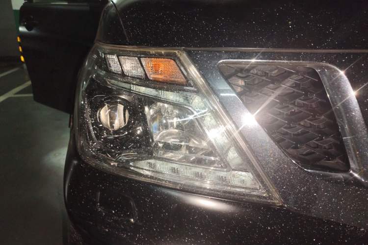 Used Nissan Patrol  Right Front Headlight
