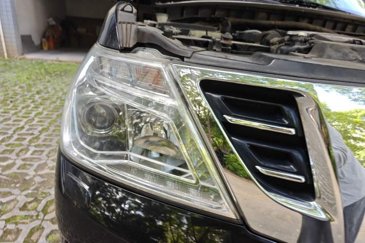 Used Nissan Patrol  Right Front Headlight