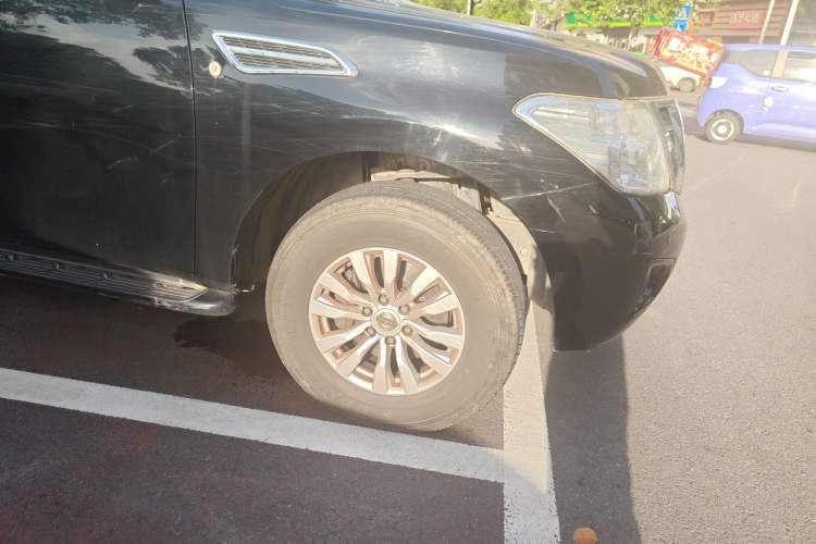 Used Nissan Patrol  Right Front Wheel Hub