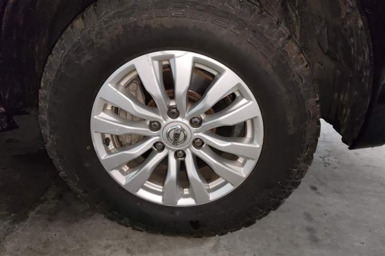 Used Nissan Patrol 2017 4.0L XE Middle East Version Right Front Wheel Hub
