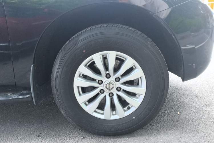 Used Nissan Patrol  Right Front Wheel Hub