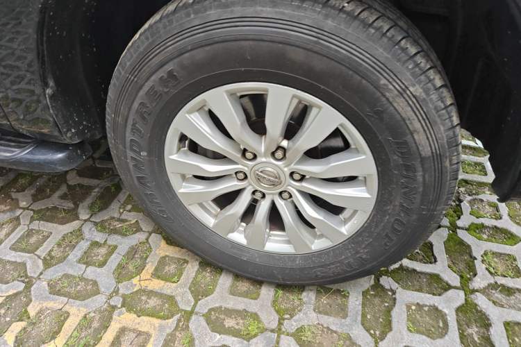 Used Nissan Patrol  Right Front Wheel Hub