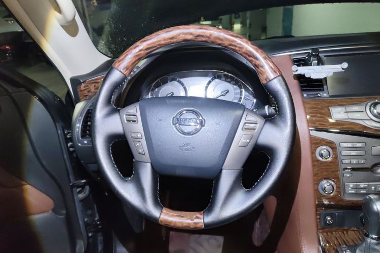 Used Nissan Patrol 2017 4.0L XE Middle East Version Steering Wheel