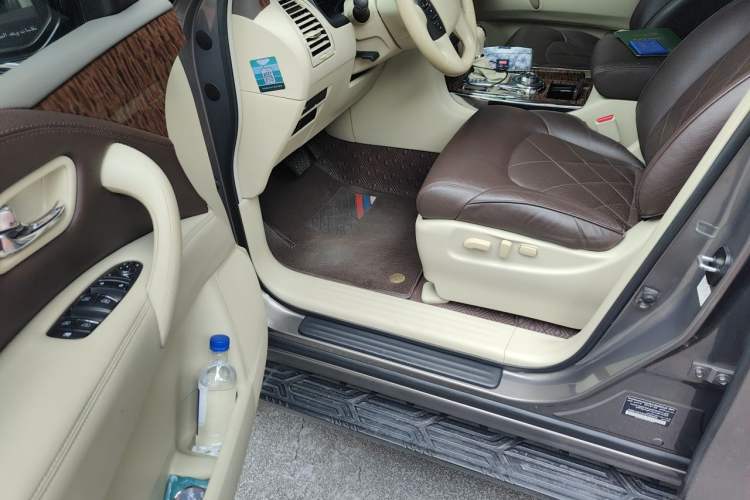 Used Nissan Patrol 2017 4.0L SE Middle East Version Driver Seat