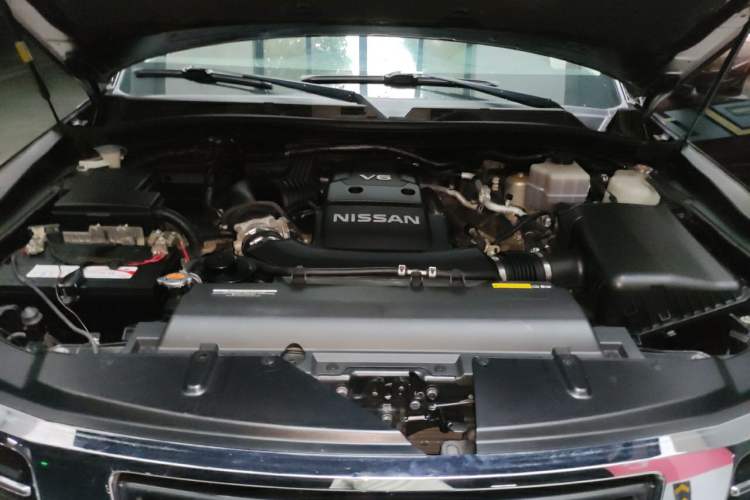 Used Nissan Patrol 2017 4.0L Parallel Import Engine Bay