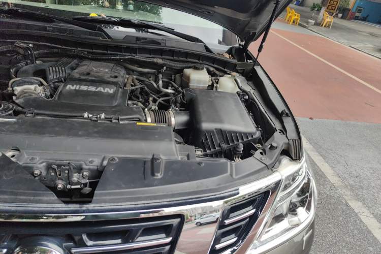 Used Nissan Patrol 2017 4.0L SE Middle East Version Engine Bay Left