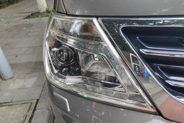 Used Nissan Patrol 2017 4.0L SE Middle East Version Right Front Headlight