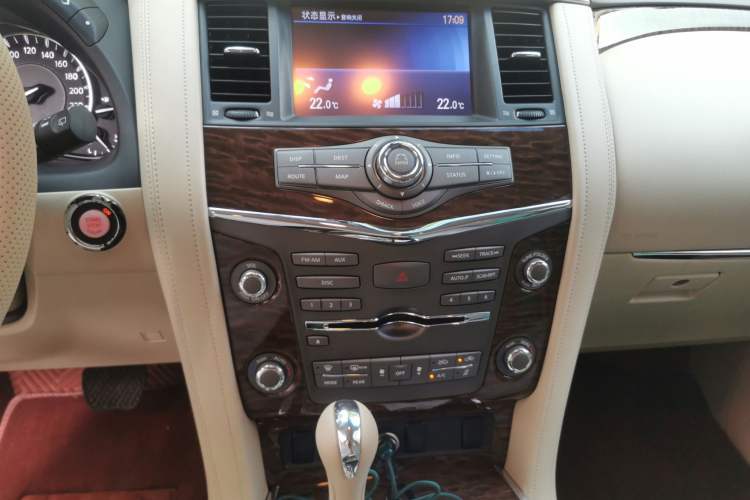 Used Nissan Patrol  Audio And AC Panel