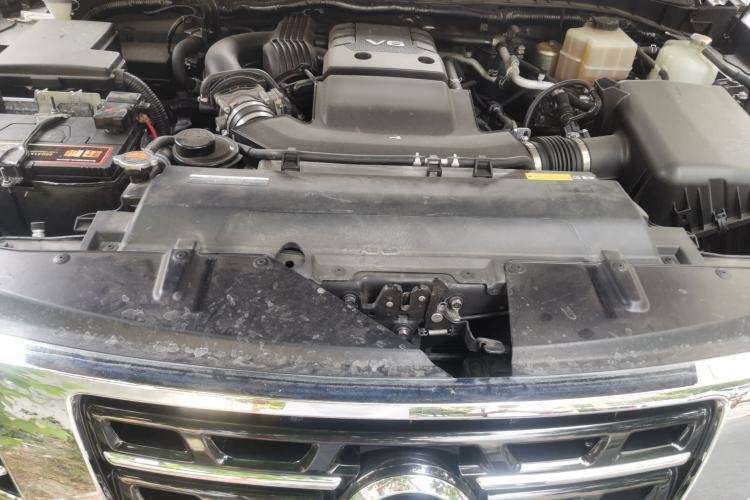 Used Nissan Patrol  Engine Bay