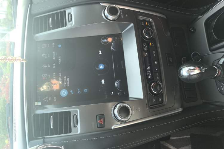 Used Nissan Patrol  Audio And AC Panel