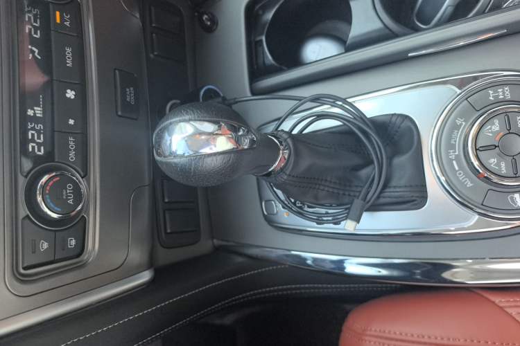 Used Nissan Patrol  Gear Lever