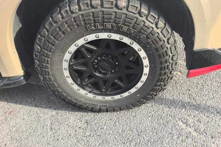 Used Nissan Patrol  Right Front Wheel Hub