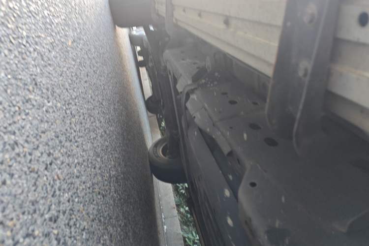 Used Nissan Patrol 2017 4.0L XE Middle East Version Chassis Rear Left