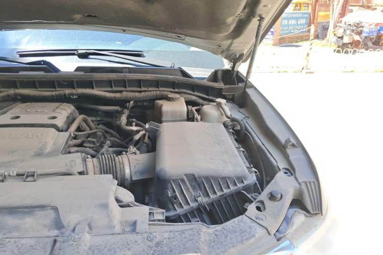 Used Nissan Patrol 2017 Y62 4.0 XE U.S.-Spec Model Engine Bay Left
