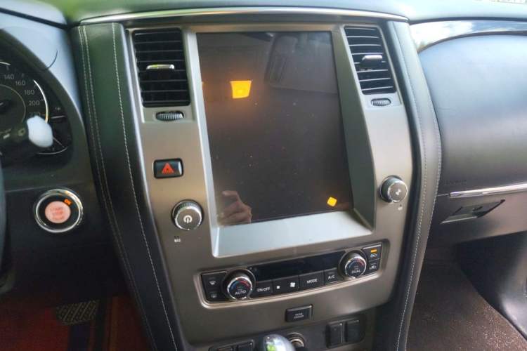 Used Nissan Patrol  Audio And AC Panel