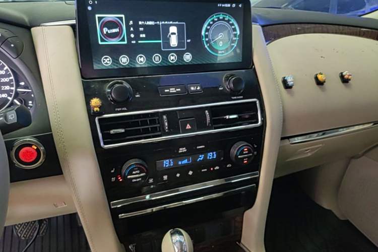 Used Nissan Patrol 2017 5.6L Standard Edition Audio And AC Panel