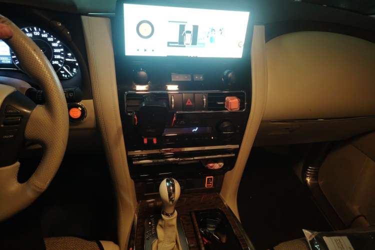 Used Nissan Patrol  Audio And AC Panel