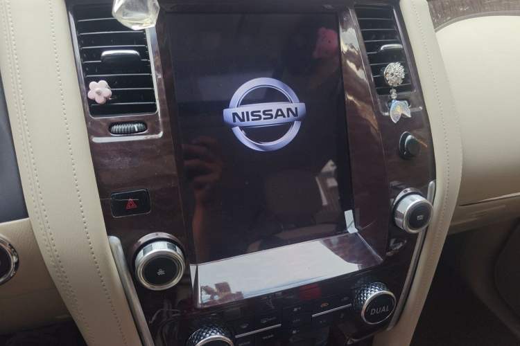 Used Nissan Patrol  Audio And AC Panel