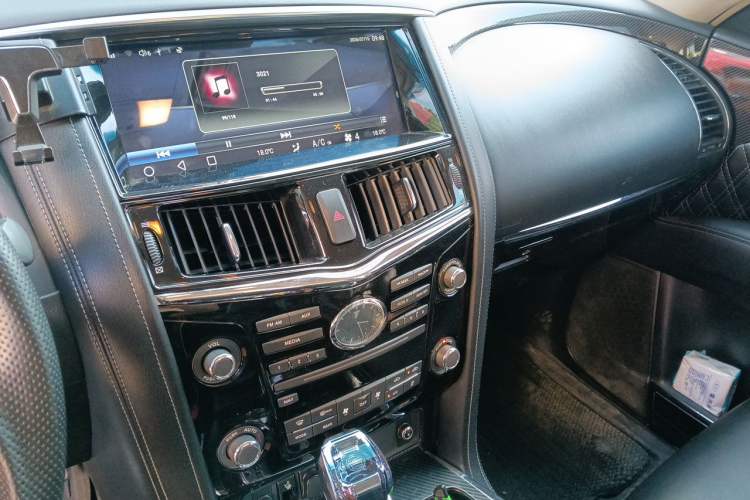 Used Nissan Patrol  Audio And AC Panel
