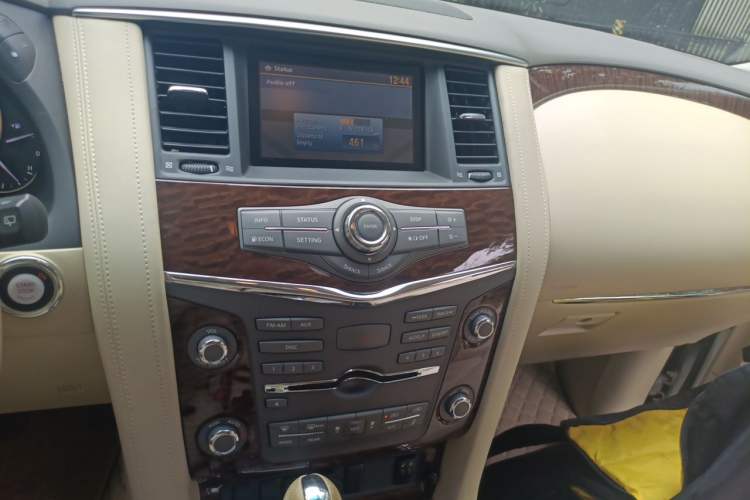 Used Nissan Patrol 2017 Y62 4.0L SE-T2 BOSE – Middle East Audio And AC Panel