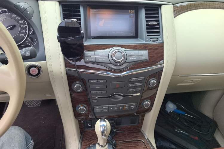 Used Nissan Patrol  Audio And AC Panel
