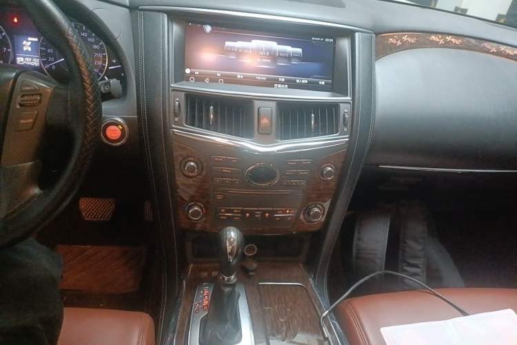 Used Nissan Patrol  Audio And AC Panel