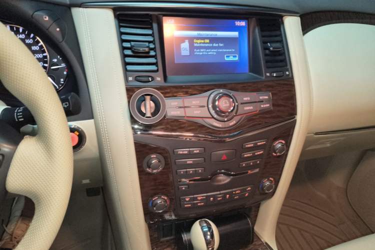 Used Nissan Patrol 2017 4.0L SE U.S.-Spec Version Audio And AC Panel