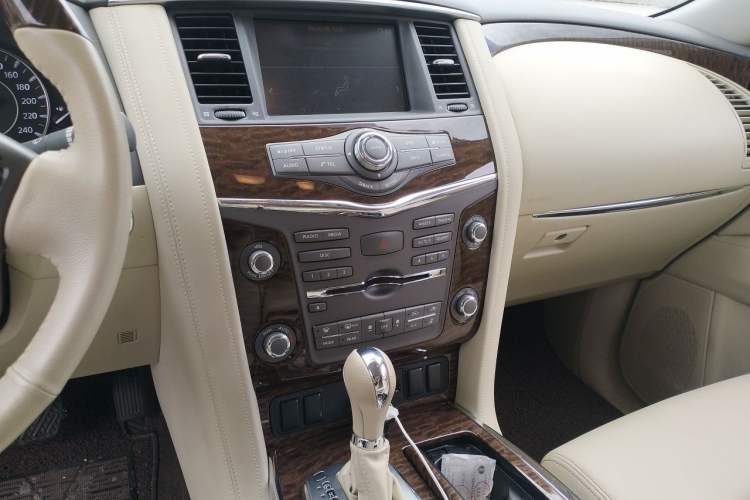 Used Nissan Patrol  Audio And AC Panel