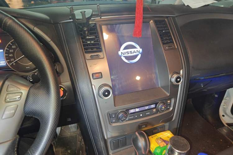 Used Nissan Patrol  Audio And AC Panel
