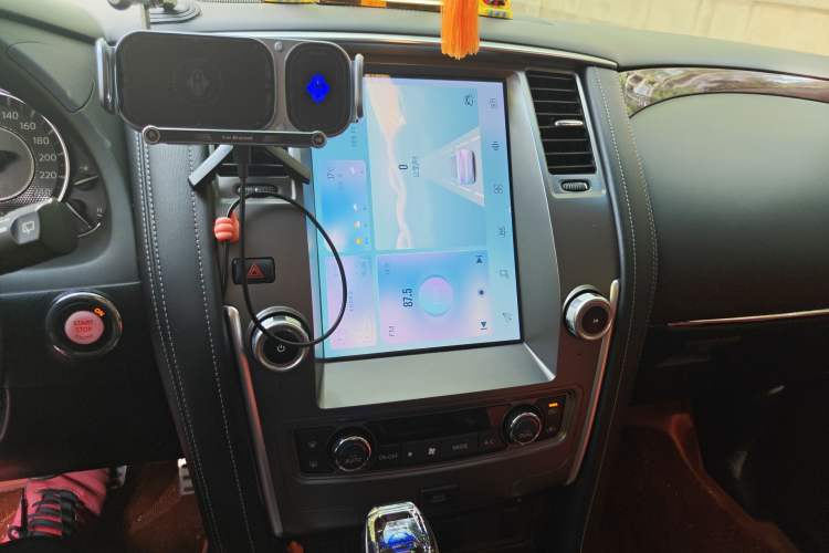 Used Nissan Patrol 2017 4.0L SE U.S.-Spec Version Audio And AC Panel