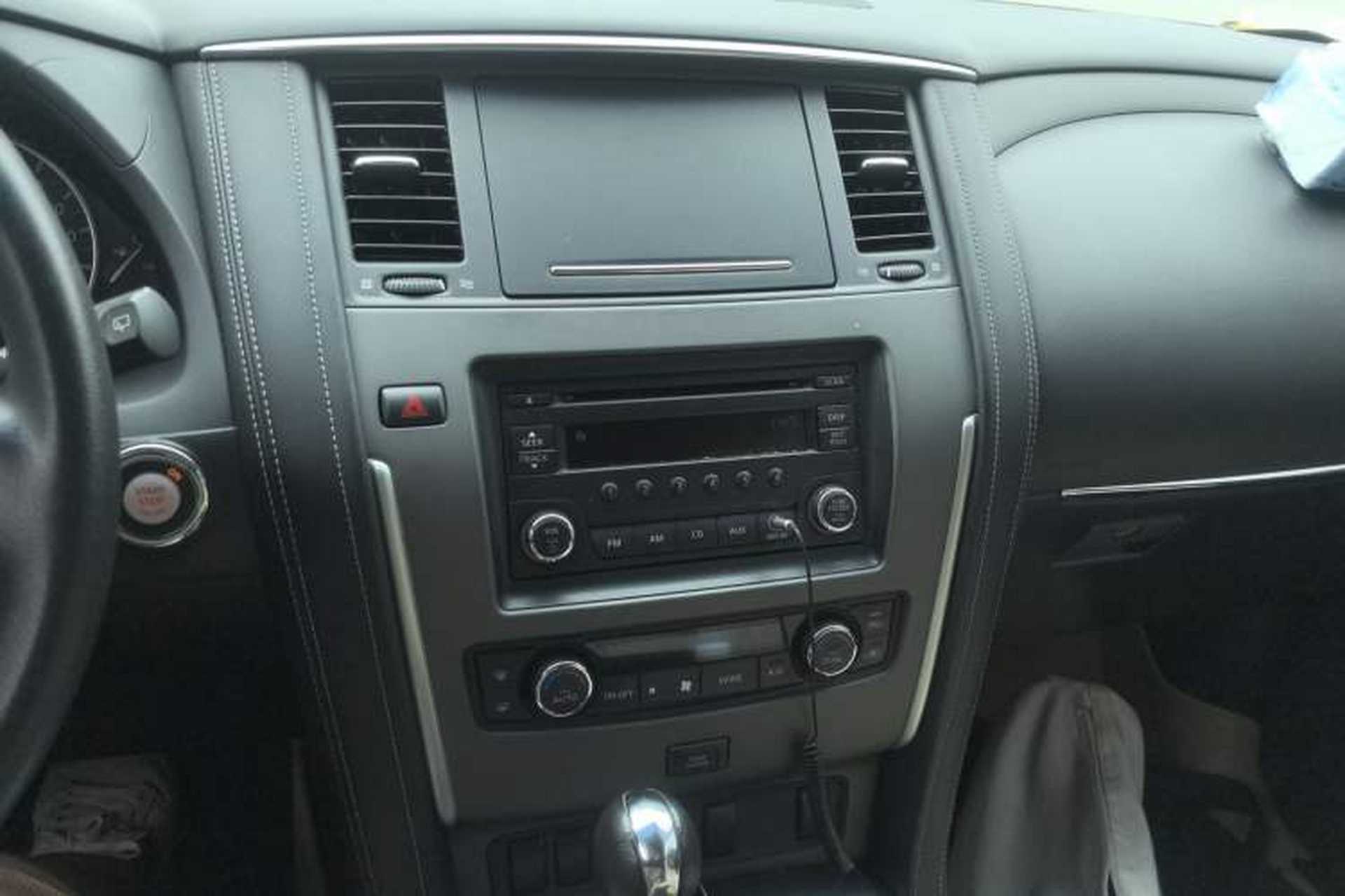 Used Nissan Patrol 2017 4.0L XE Middle East Version Audio And AC Panel