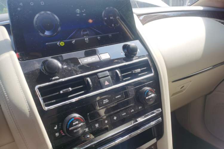 Used Nissan Patrol  Audio And AC Panel