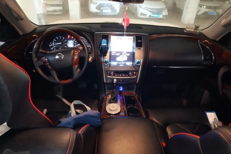 Used Nissan Patrol 2017 4.0L XE Middle East Version Center Console