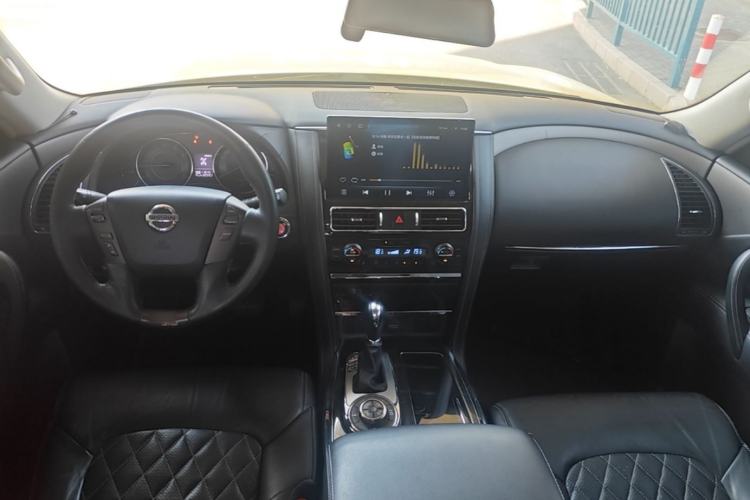 Used Nissan Patrol 2017 4.0L XE Middle East Version Center Console