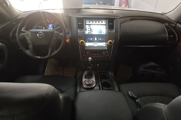Used Nissan Patrol 2017 4.0L SE U.S.-Spec Version Center Console